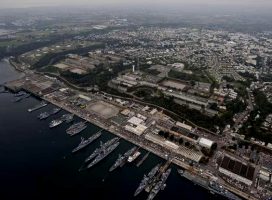 Replacement of dock crane to Brest Naval Base